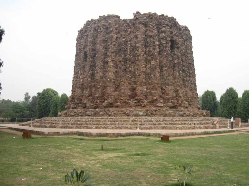 Alai Minar in Qutub Complex